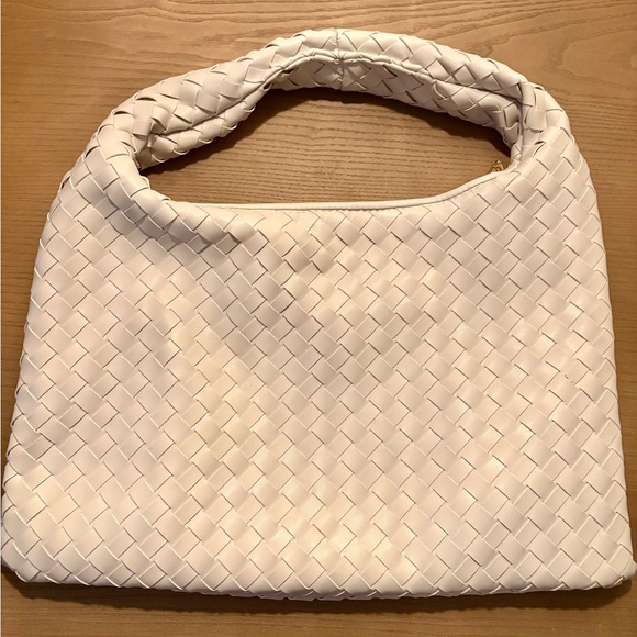 Urban Expressions Handbags - Urban Expressions- Woven Handle Shoulder Bag - Cream